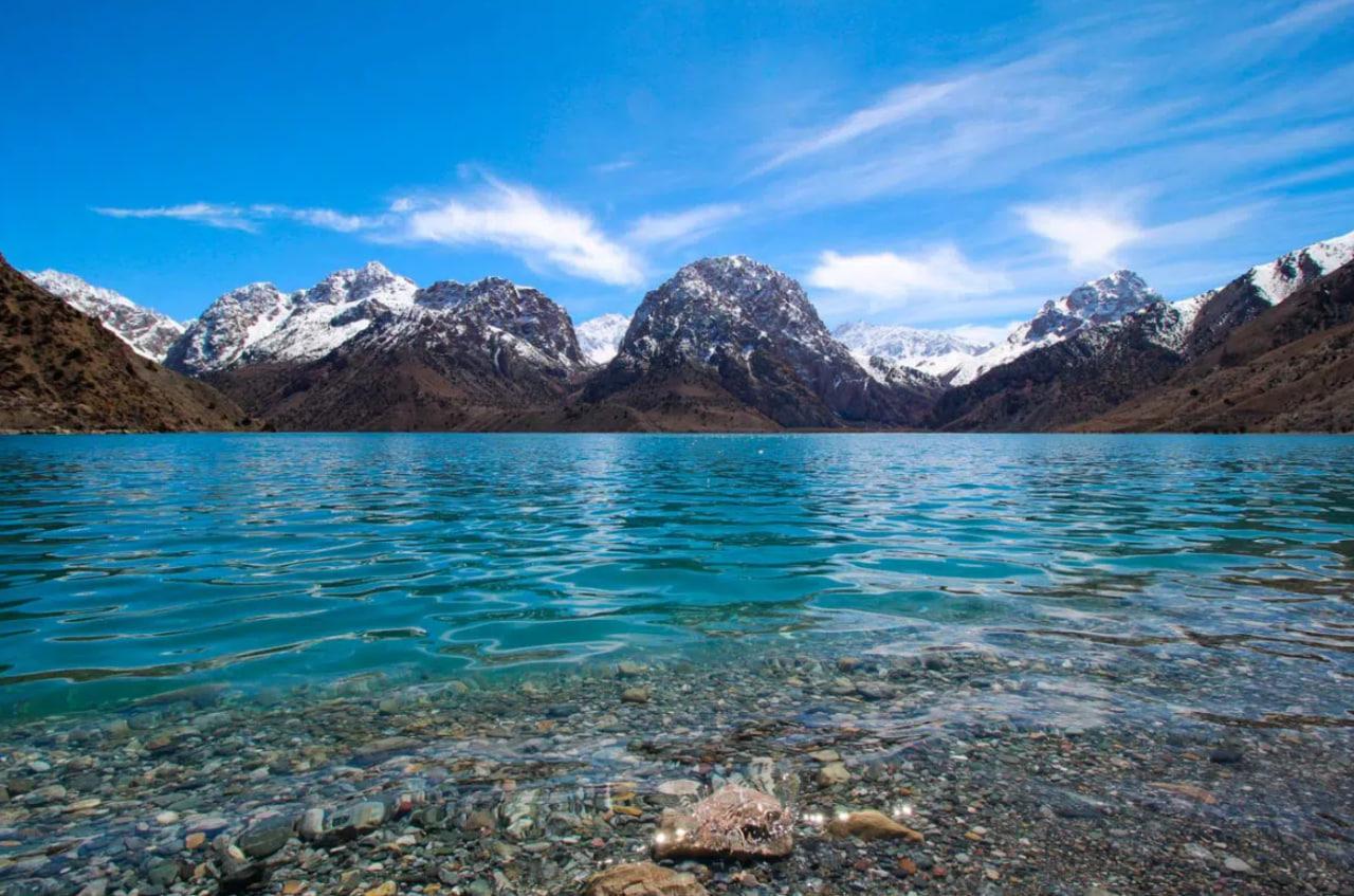 From Samarkand: Day tour to the Tajiksitan Alexander lake.