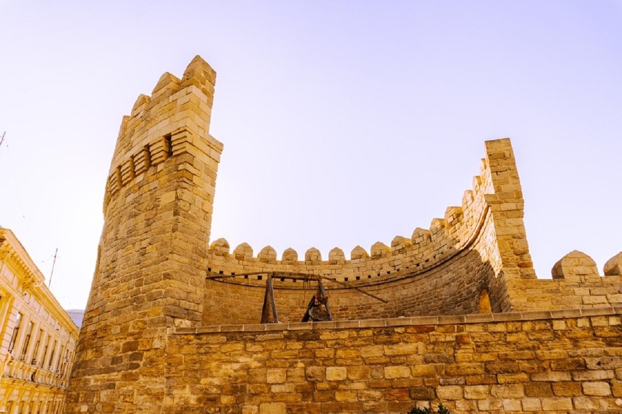 Baku Old City & Modern Highlights Walking Tour with a Local 2