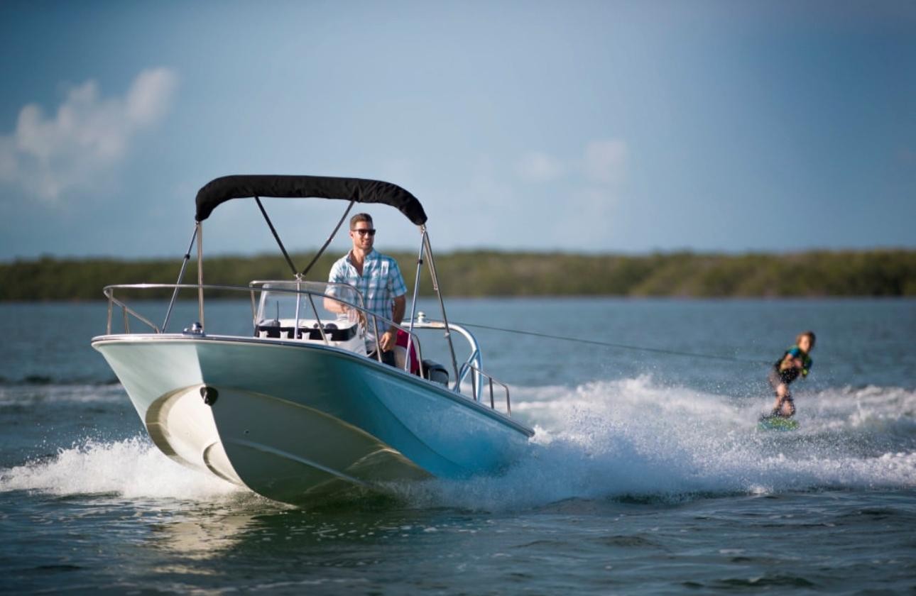 Doha: 1-Hour Speed Boat Ride With Water Activities 2