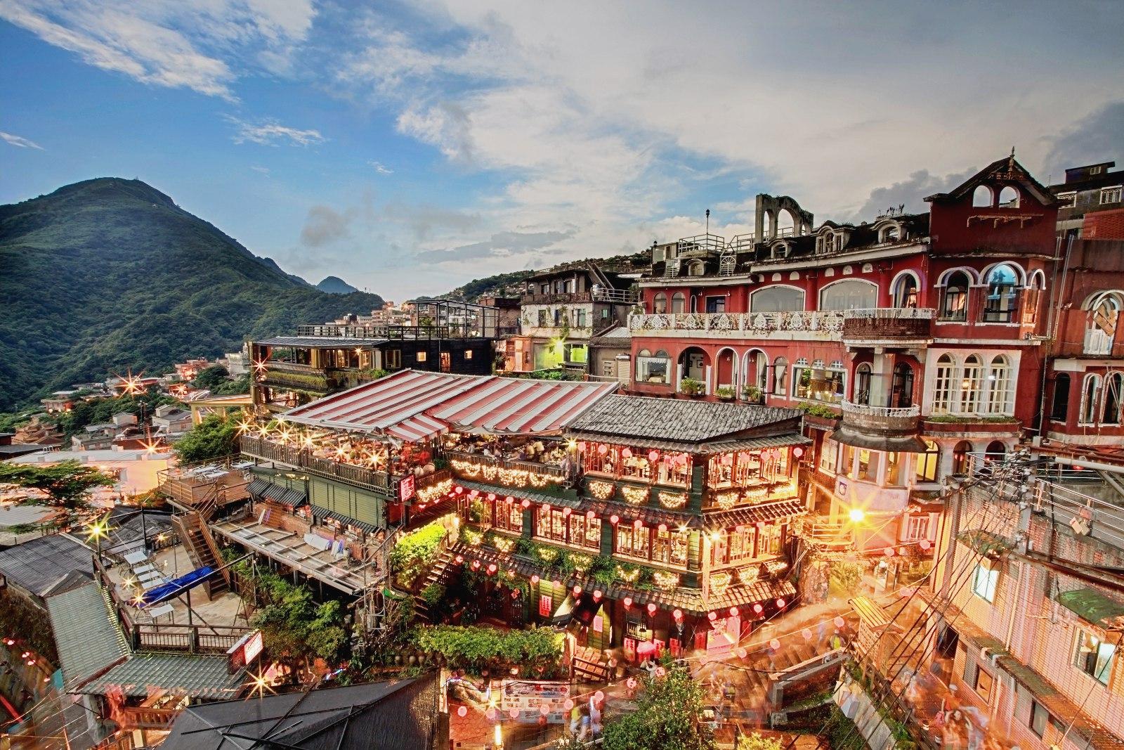 From Taipei: Door-to-Door Private Jiufen & Pingxi Day Tour 2