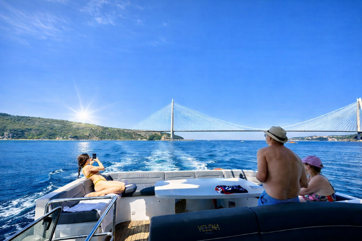 Istanbul: Bosphorus and Black Sea Cruise with Lunch