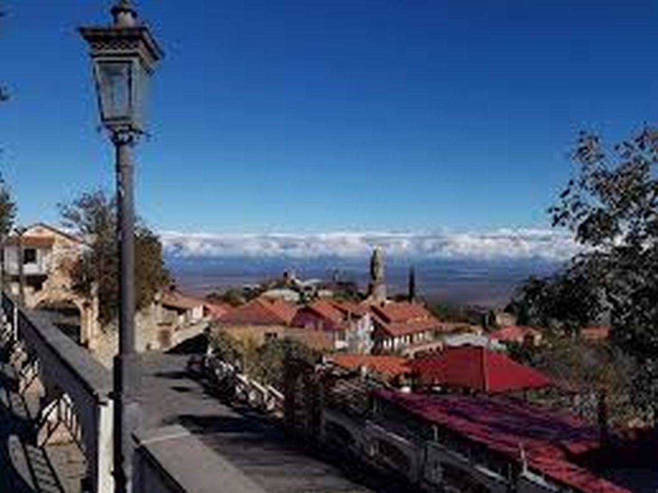 From Tbilisi: City of Love, Sighnaghi & Wine Tasting 3