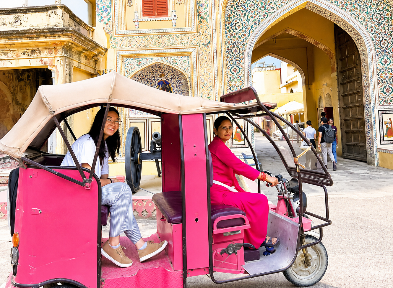 Jaipur Private City Tour with a Women-Driven E-Rickshaw Ride