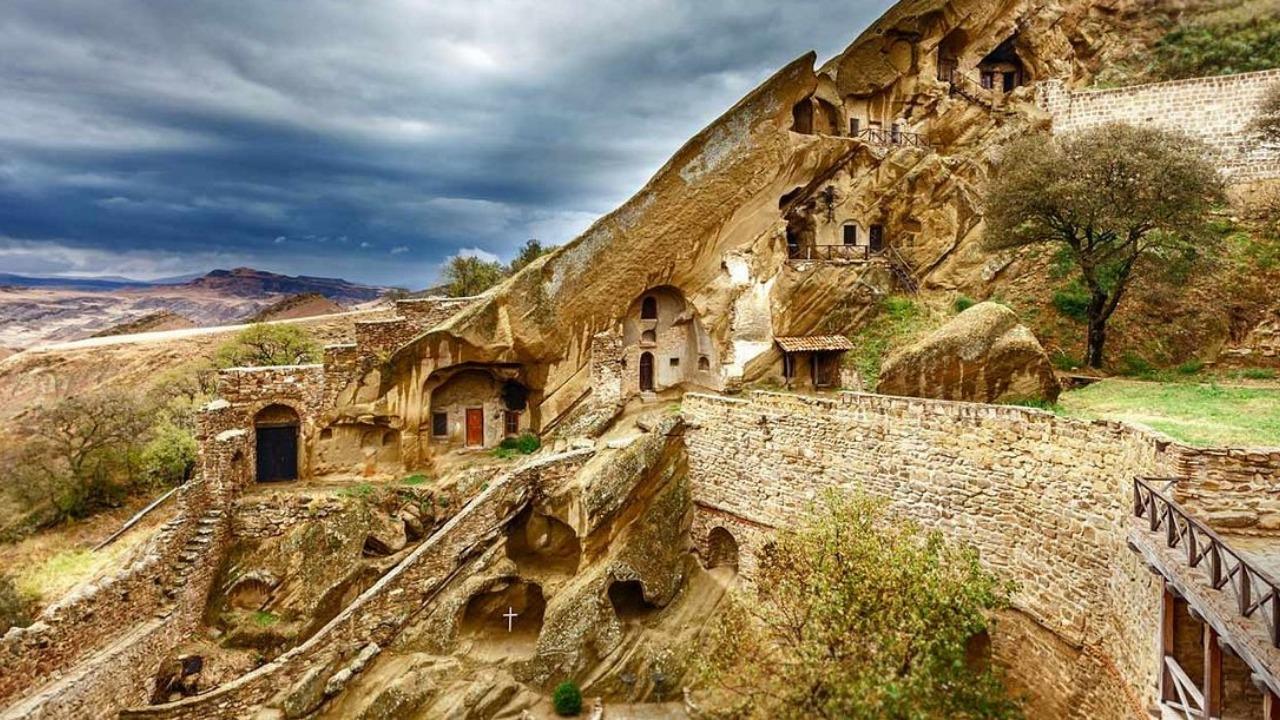 From Tbilisi: David Gareja Monastery & Rainbow Desert Day Tour 2