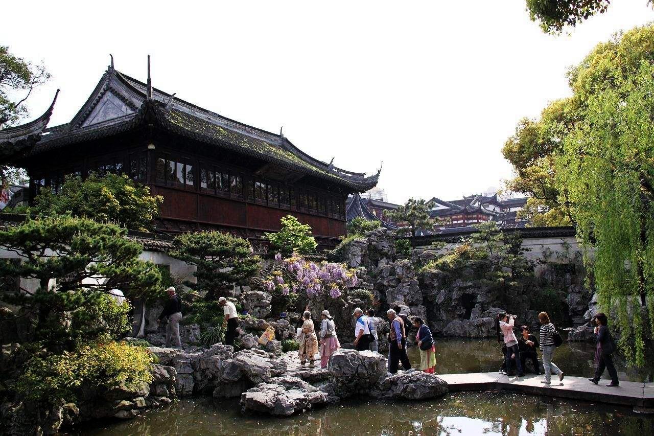 4-Hour Shanghai Best Garden and Temple Tour with Tea Tasting 2