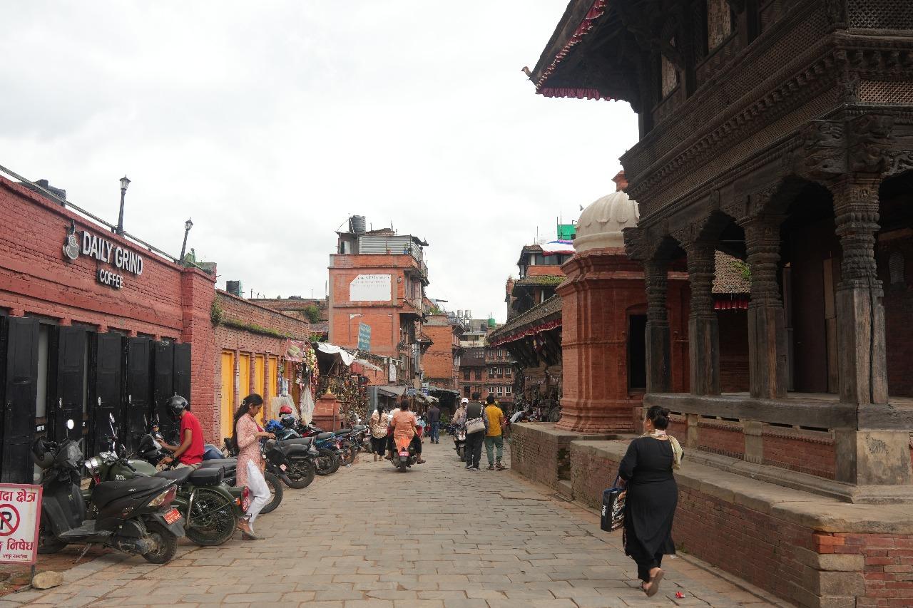 Bhaktapur: Visit 3+ Ponds, Durbarsquare & 5+ Food Testing 3