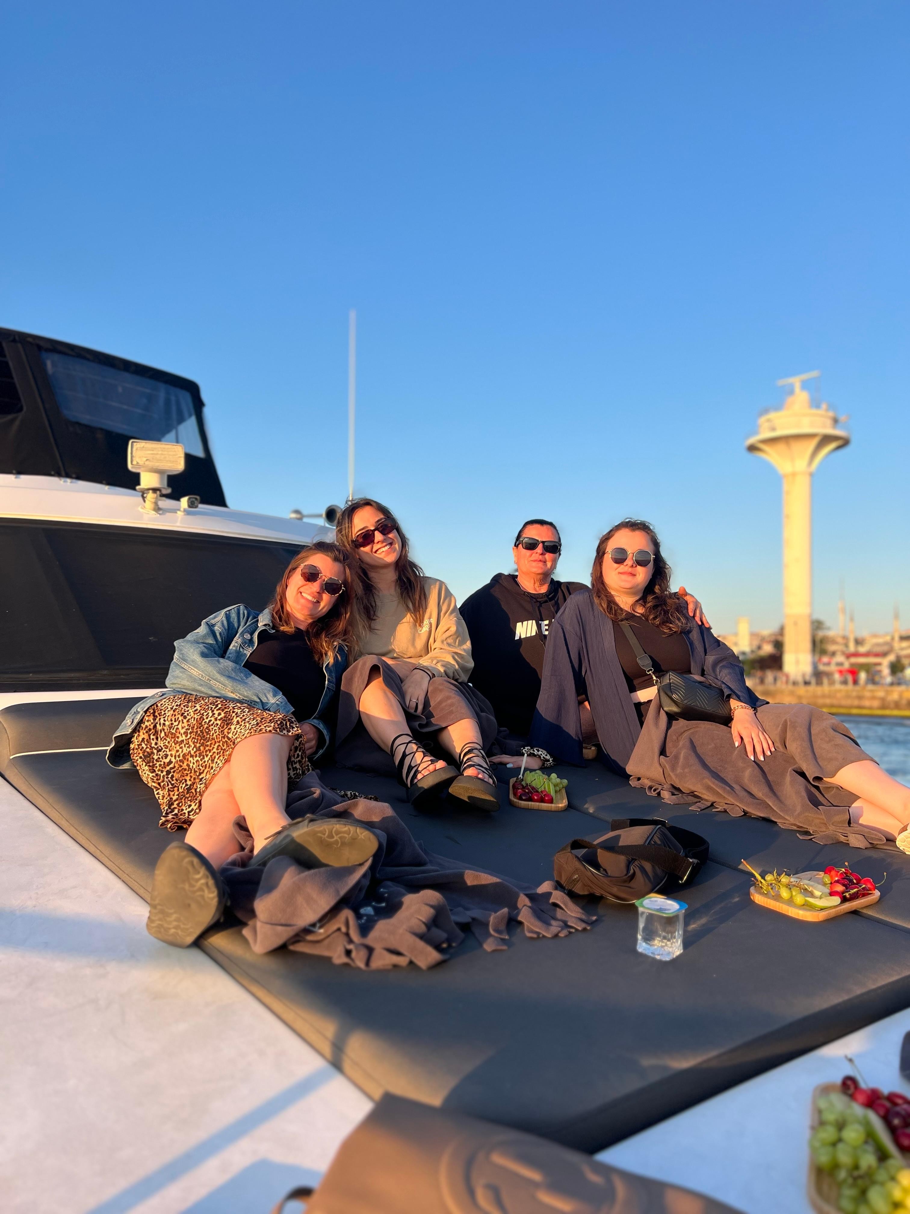 Private Luxury Bosphorus Sunset Yacht Tour with Snacks 3