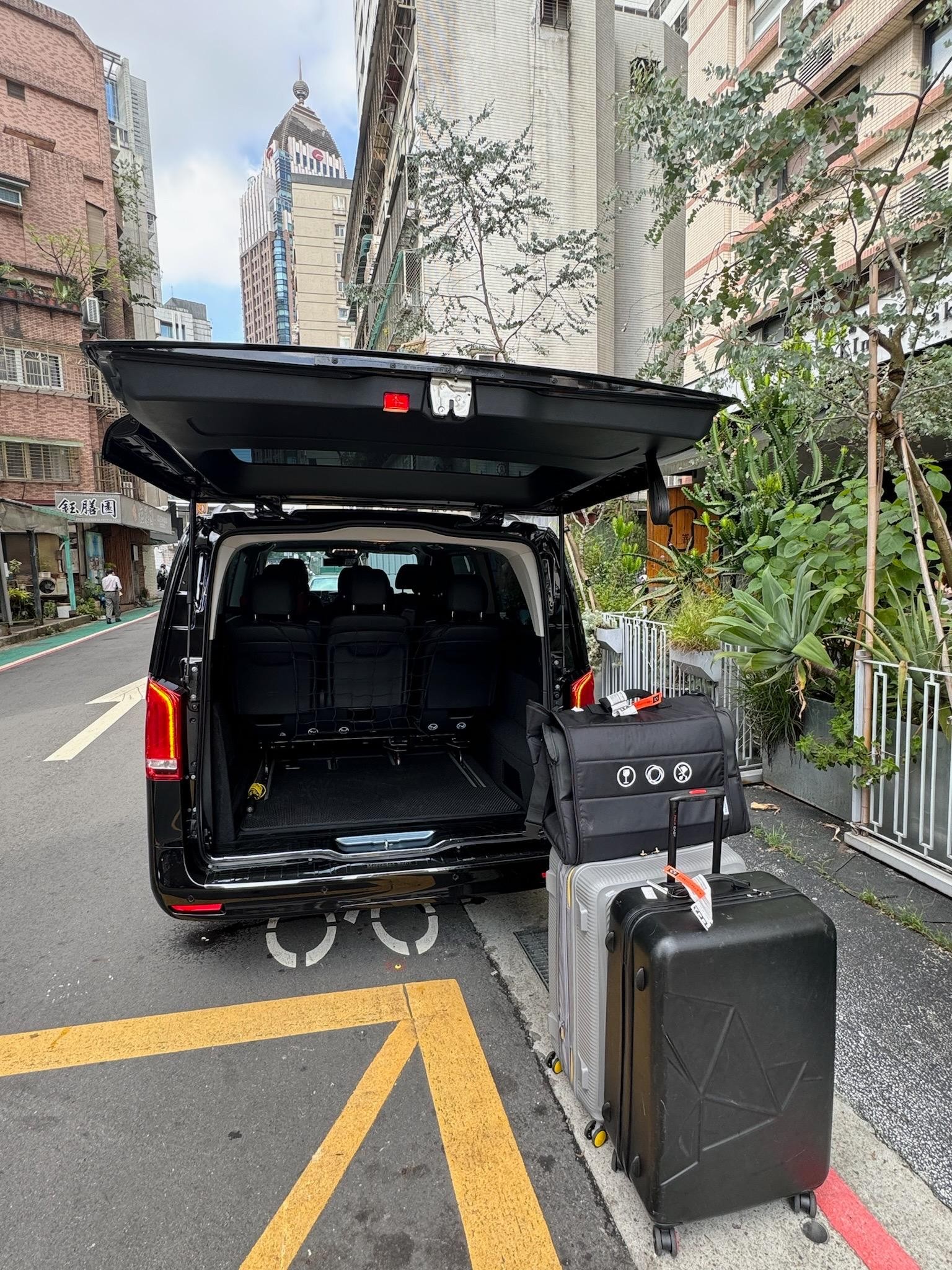 Airport Transfer: From TPE Airport to Taipei City 3