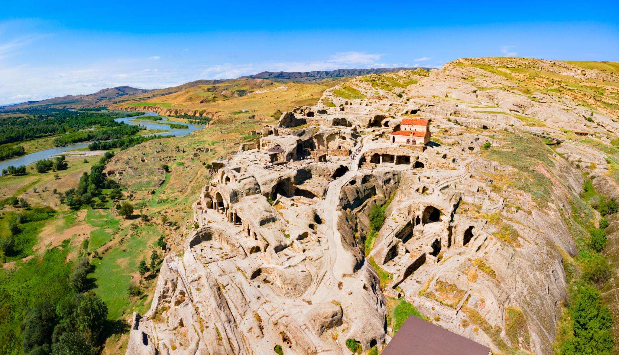 From Tbilisi: Shindis Heroes & Uplistsikhe Private Day Trip