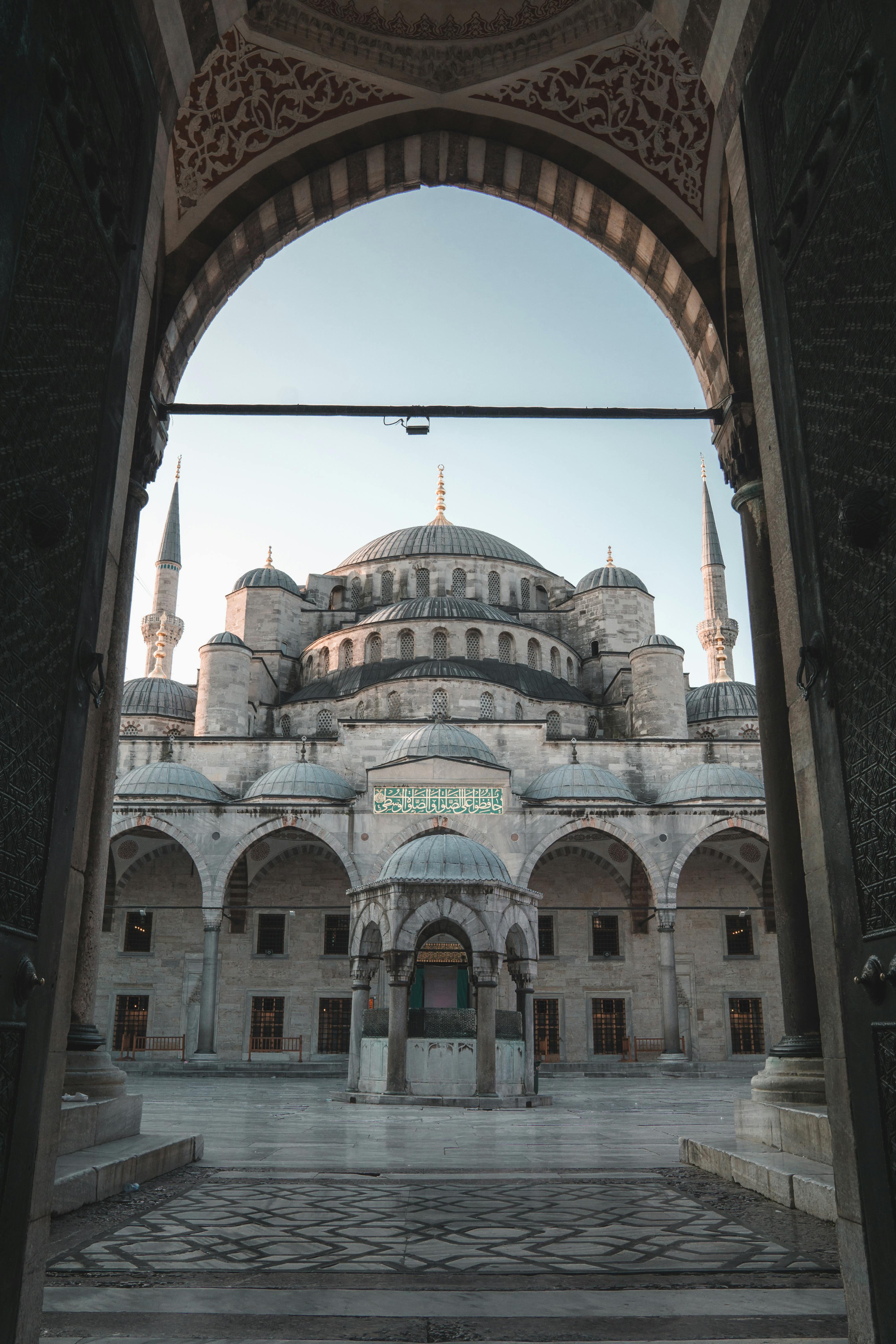 Istanbul: Old Town Private Guided Tour with Tram Ride
