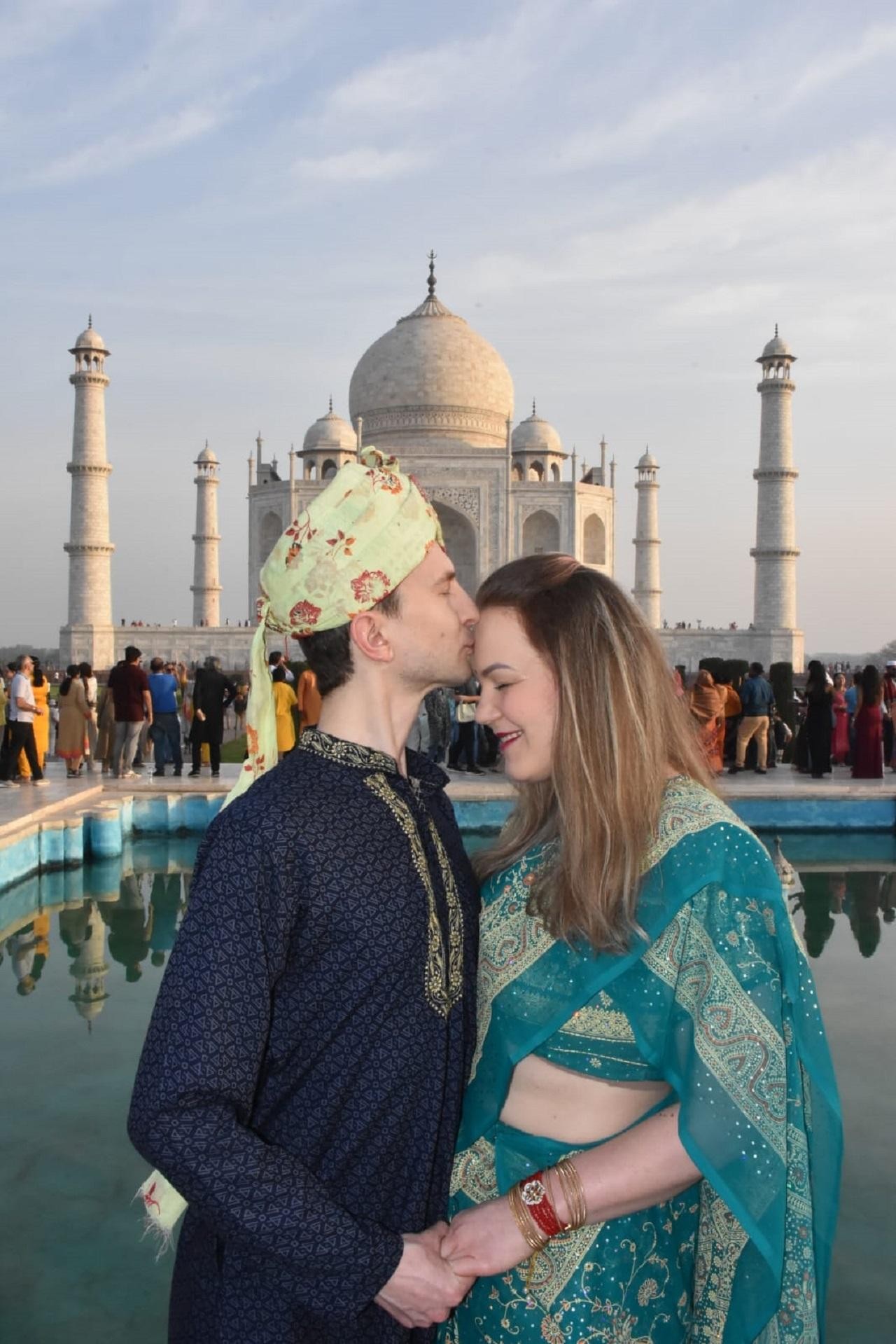 Sunrise Taj Mahal Tour By Official Tour Guide. 3