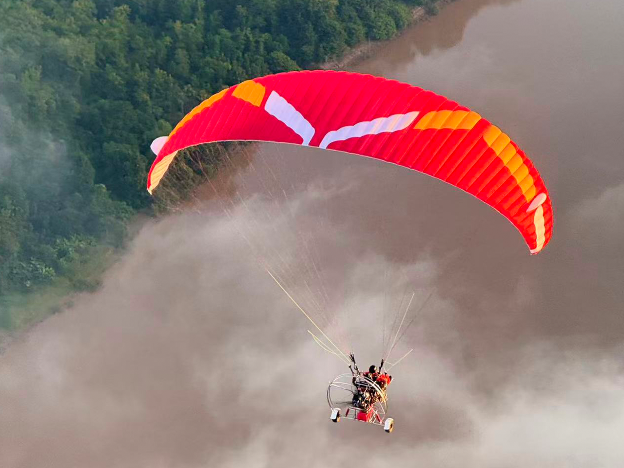 Luang Prabang:Paramotor Flight with Hotel Pickup