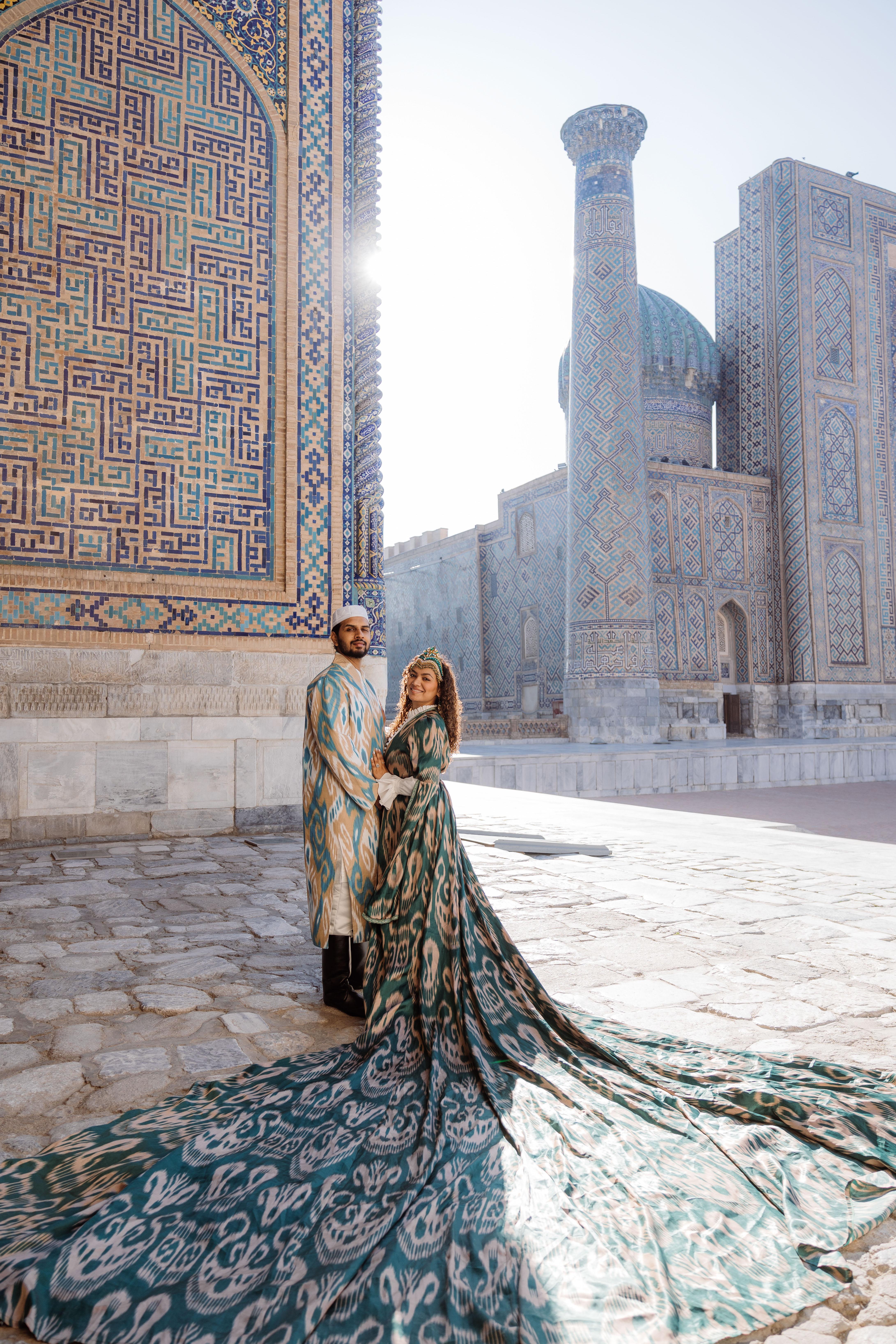 Samarkand: Private photoshoot in flying dresses 3