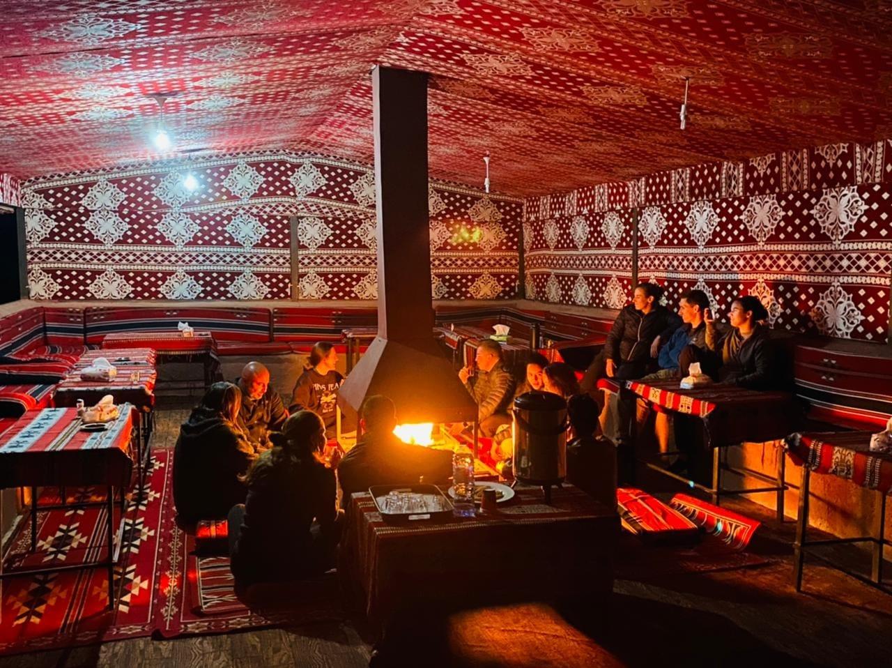 Wadi Rum: Full-Day Jeep Tour with Overnight and 3 Meals 2