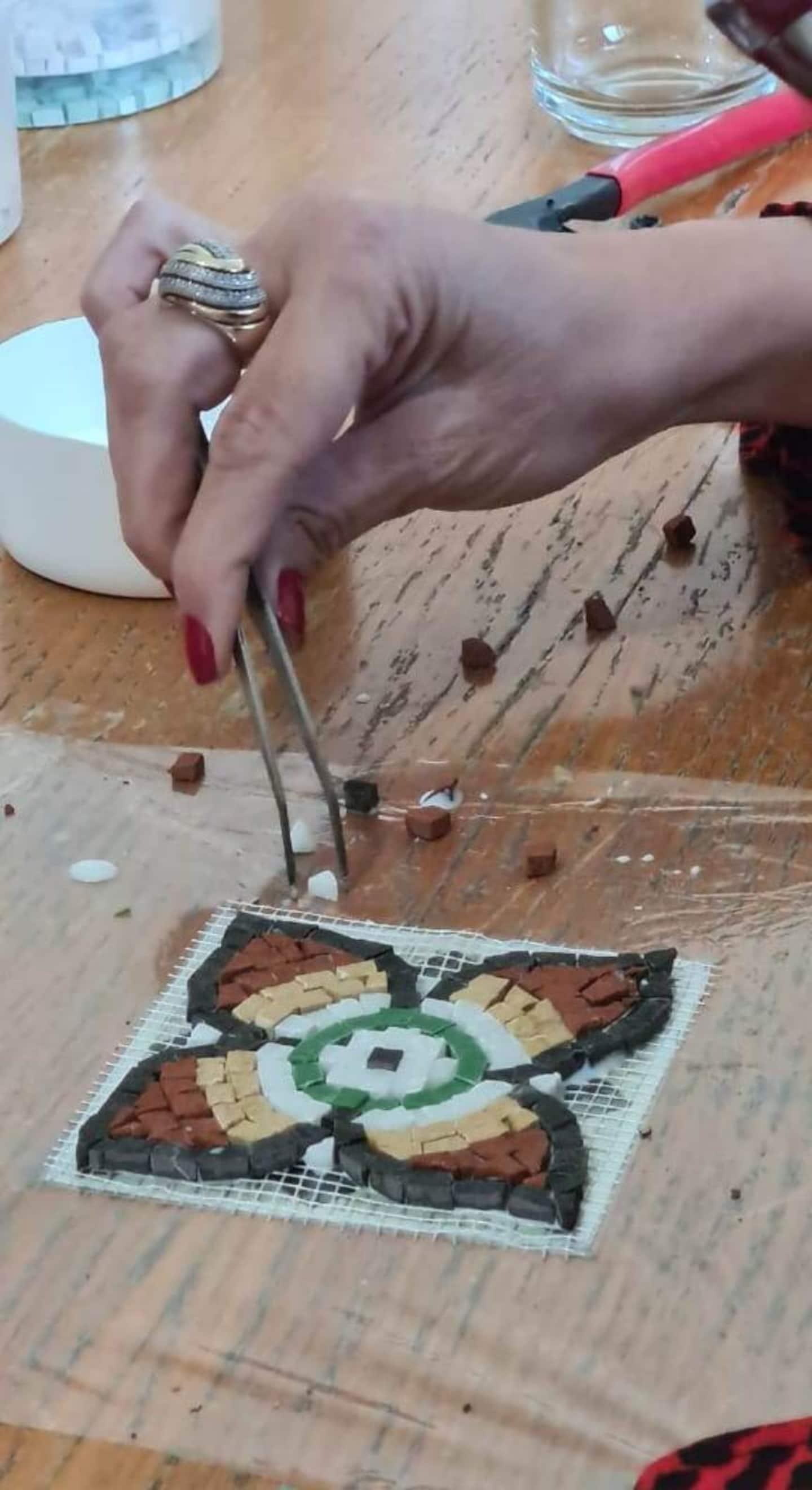 Amman: Mosaic Art Workshop with Coffee and Tea 3