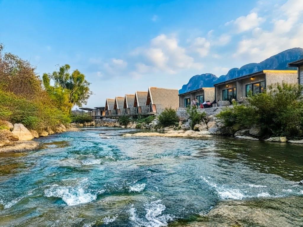 Vang Vieng: 2-Day All-Inclusive Tour, Resort & Kayaking