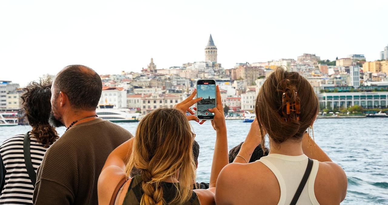 Istanbul: Bosphorus and Golden Horn Tour with Live Guide