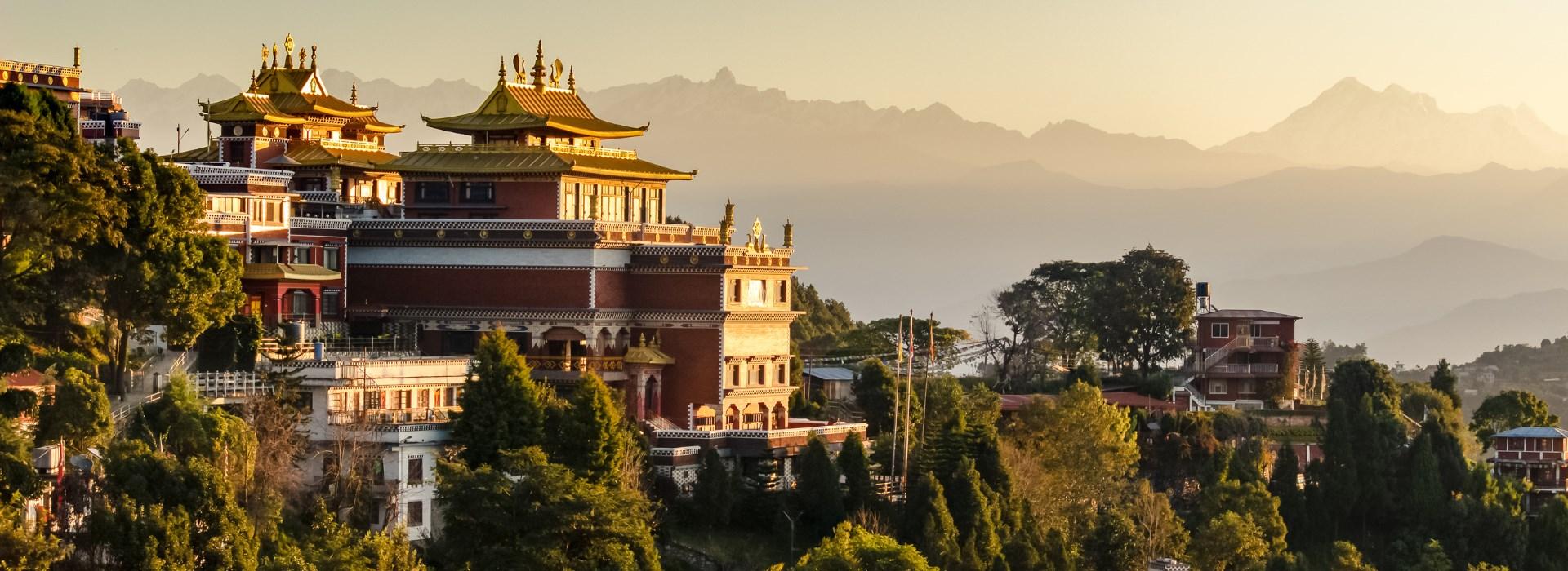 Kathmandu: Bouddha Stupa & Monastery Tour with Sound Healing