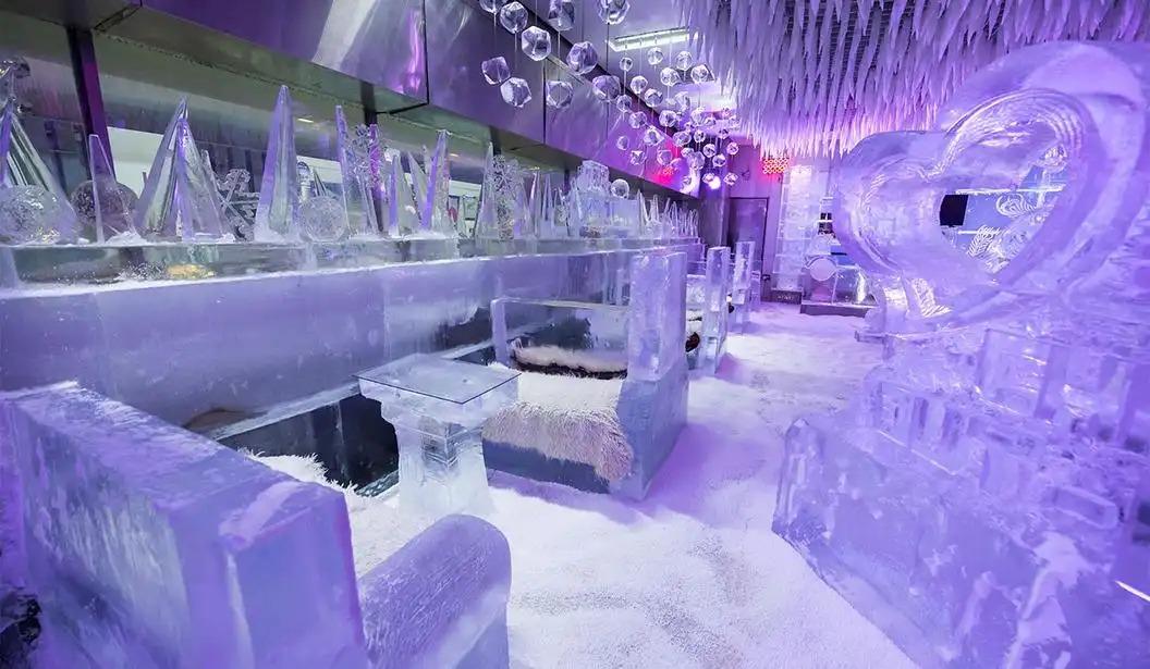 Dubai: Chillout Ice Lounge Entry Ticket + Hot Drinks/Choco 2