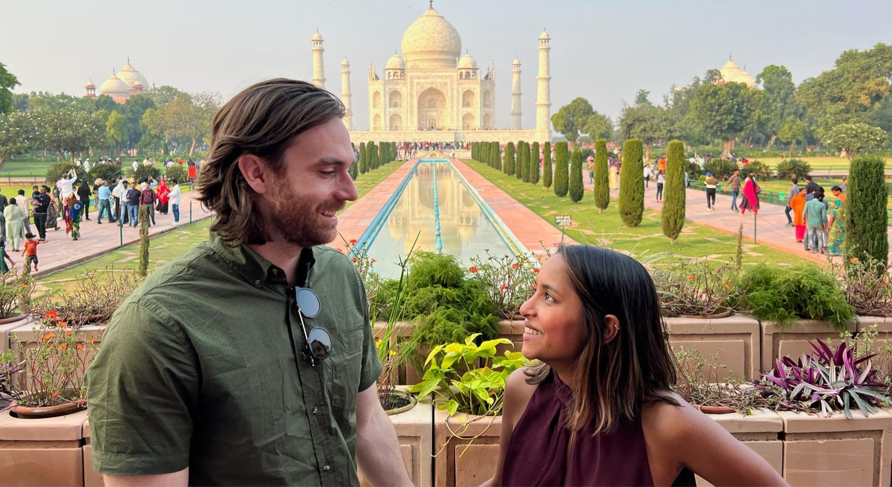 From Delhi: Taj Mahal Sunrise Tour with Skip-the-Line Ticket