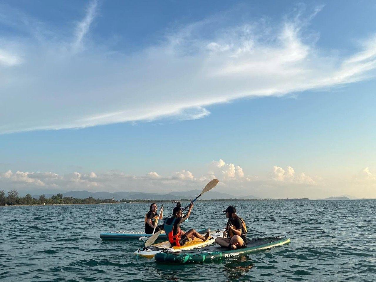 Kota Kinabalu: Tanjung Aru Stand-Up Paddleboarding Tour 2