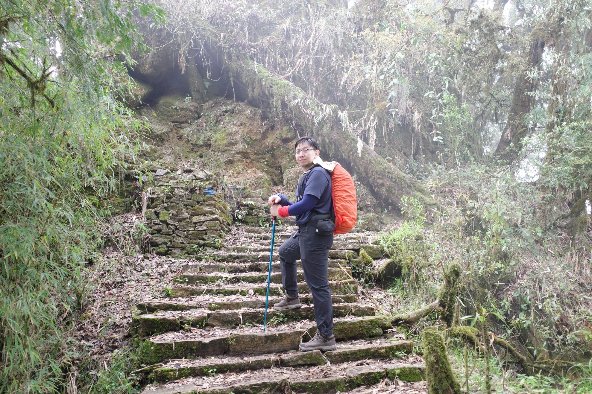 Family-Friendly Trekking: 3 Days Dhampus and Australian Camp