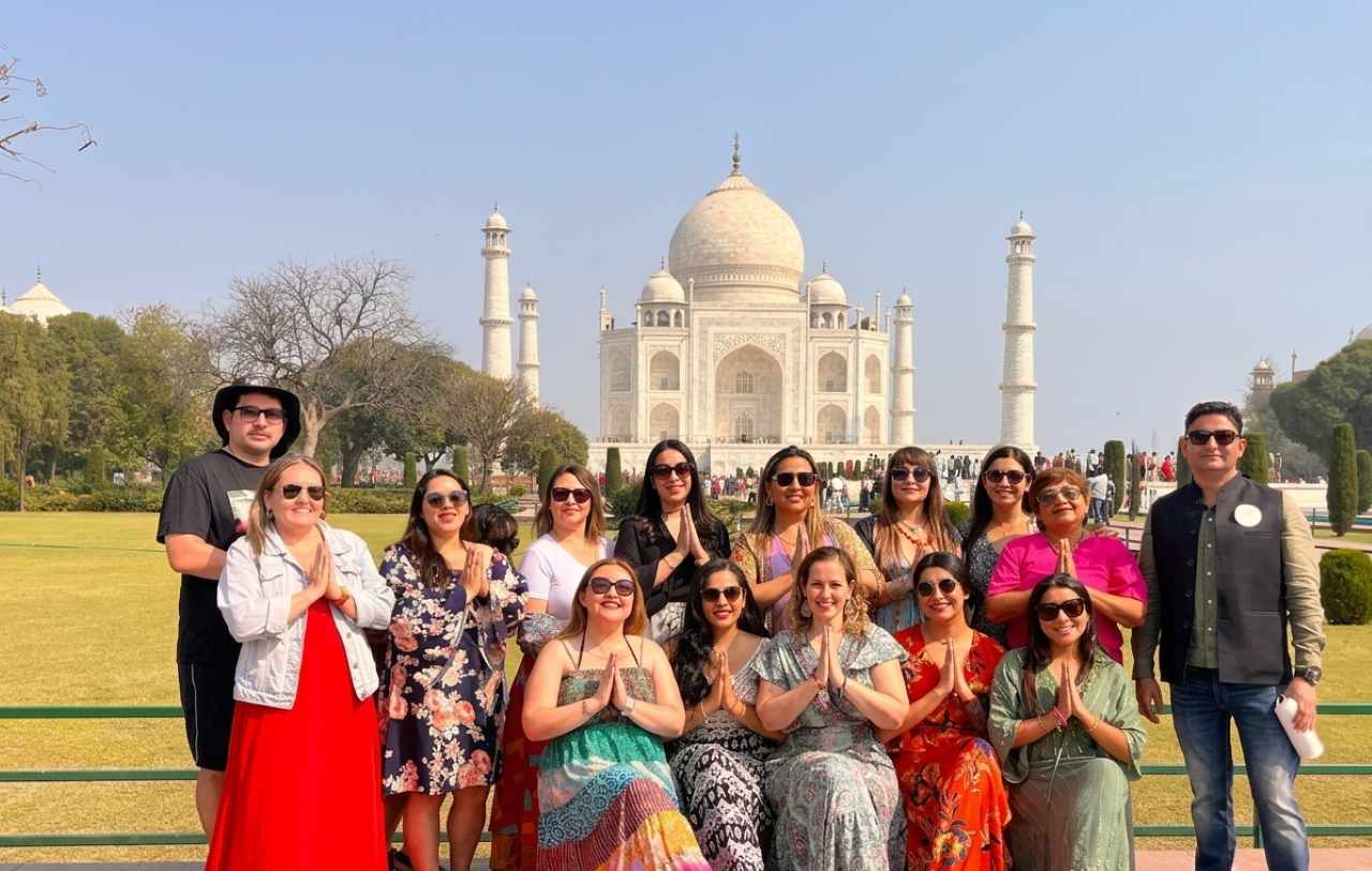 Private Overnight Taj Mahal Luxury Tour (2 Days/1 Night) 3