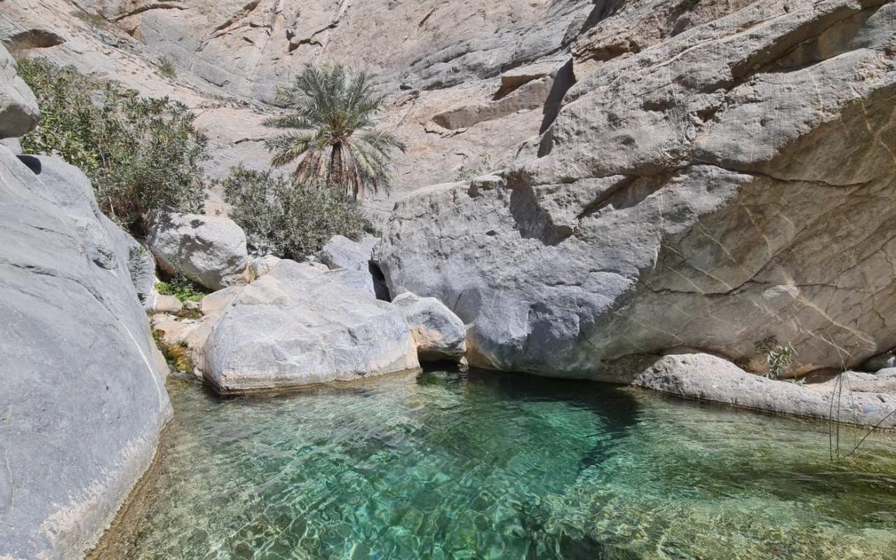 From Muscat: Day Trip to Fanja, Wadi Qurai & Sumail Castle