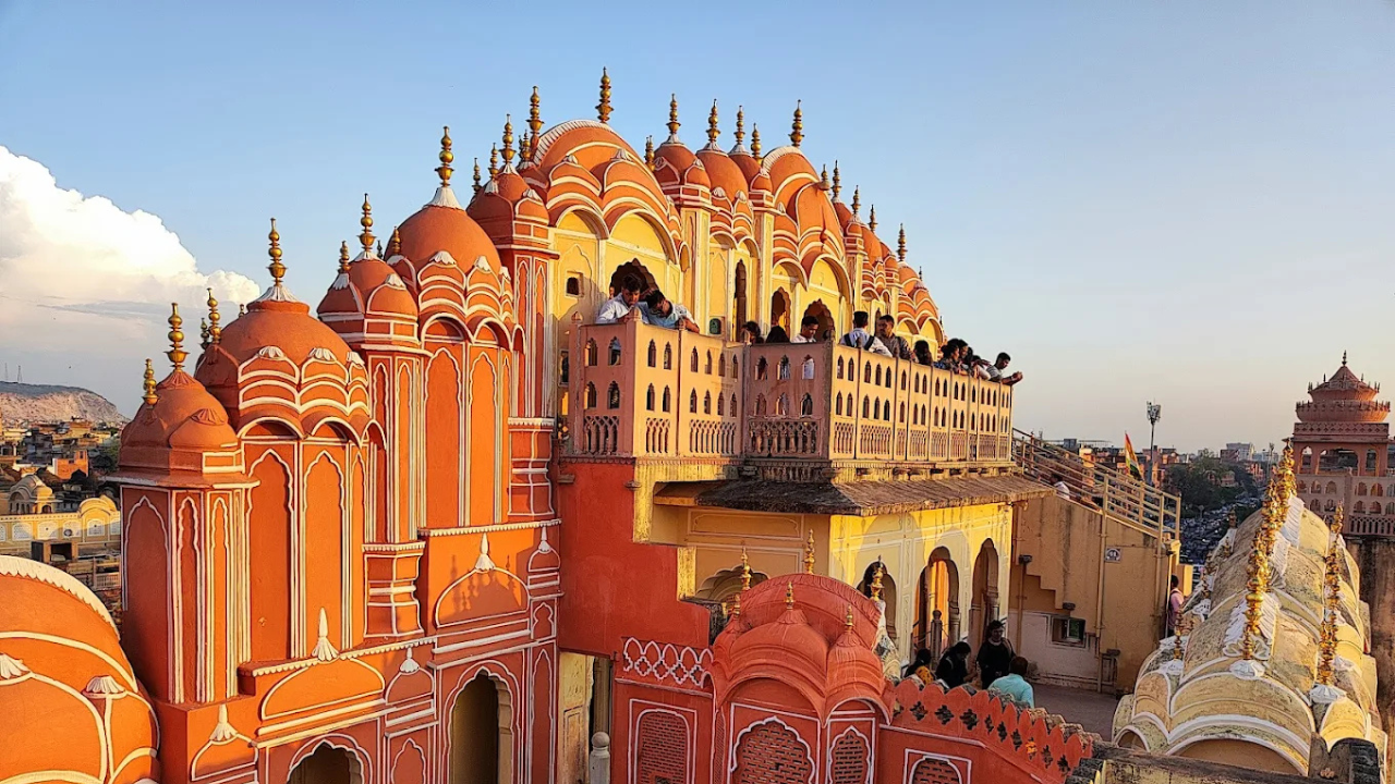 Jaipur: City Palace Hawa Mahal Guided Tour with Entry Ticket 2