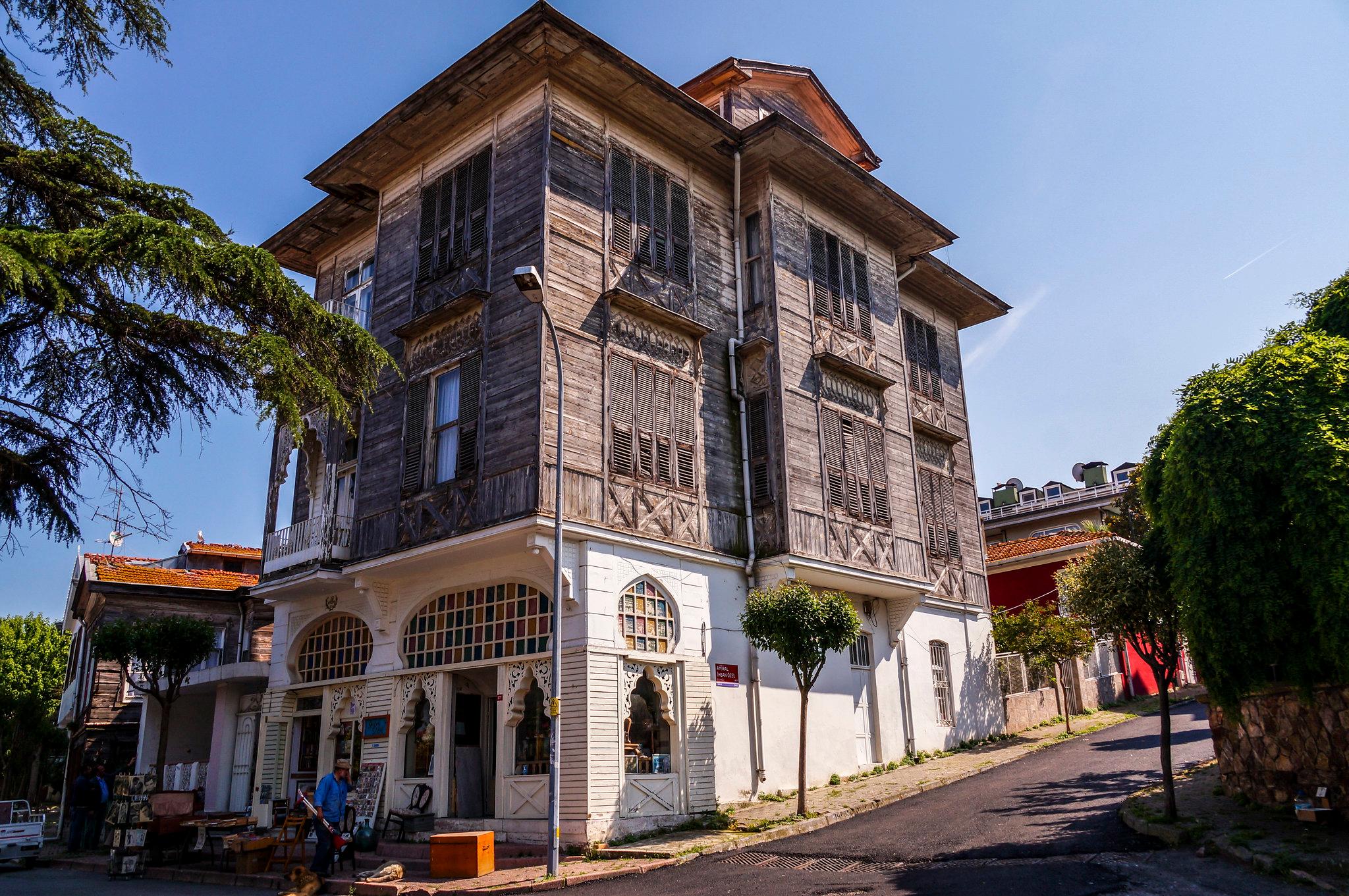 Istanbul Princes island Tour visiting 2 island