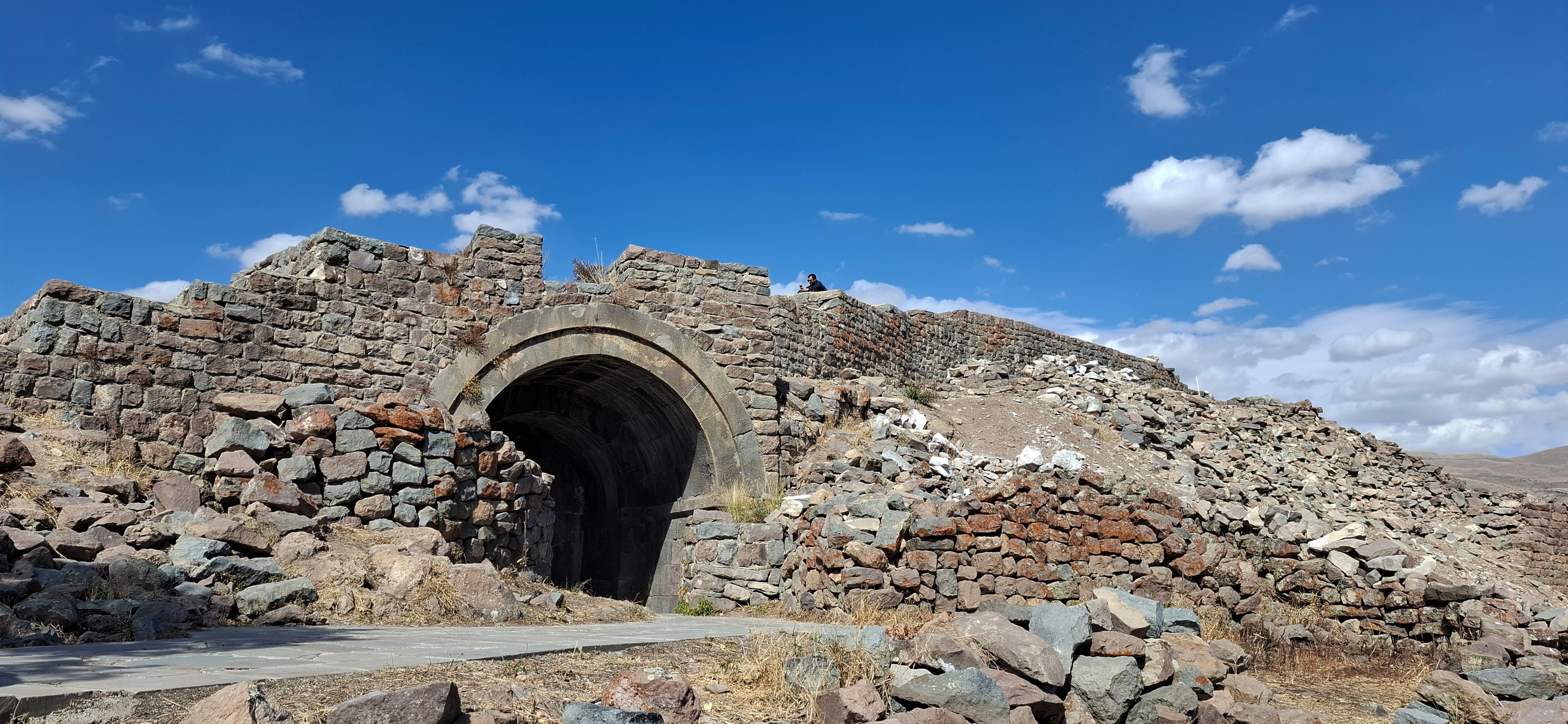 Vayots Dzor: Smbataberd Fortress & Tsaghats Kar Hike