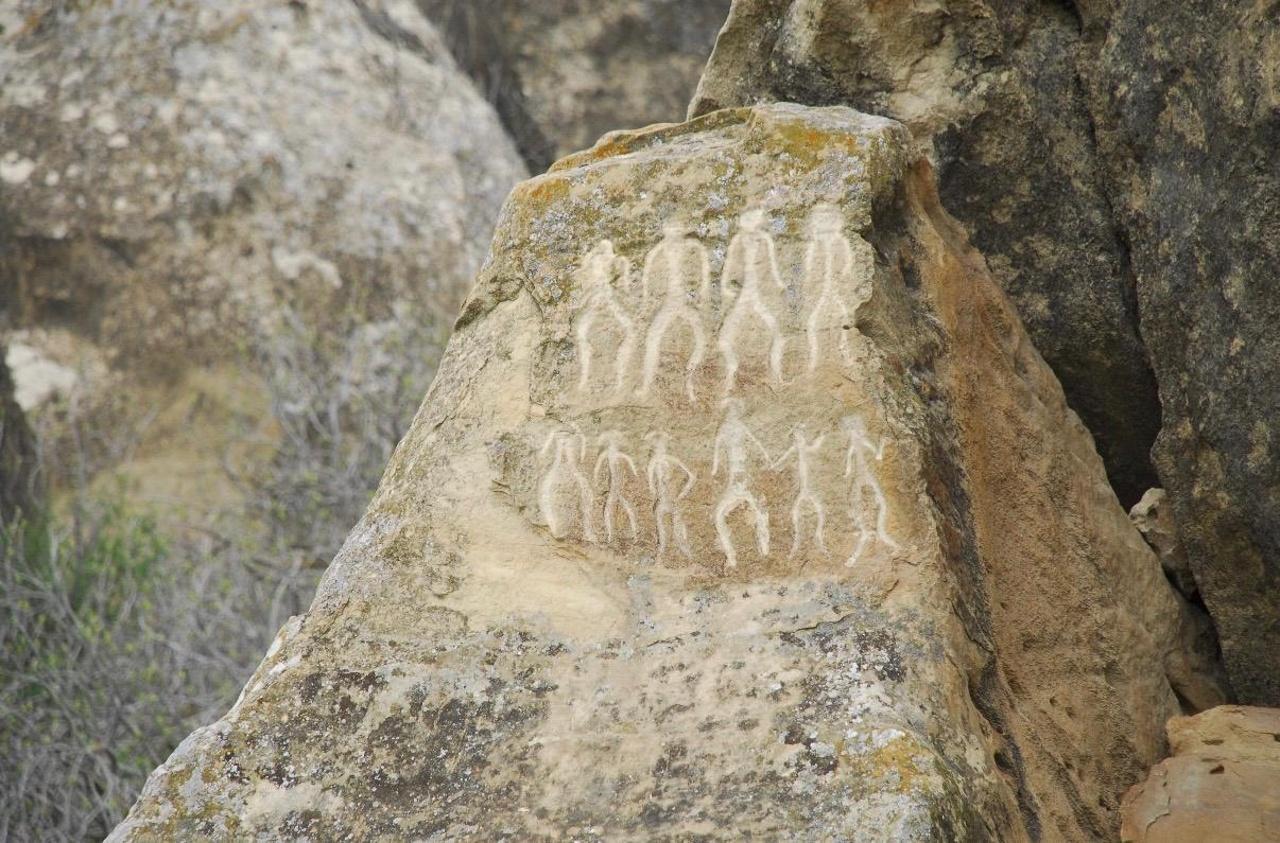 Baku: All-Inclusive Gobustan, Absheron & Ramana with Lunch