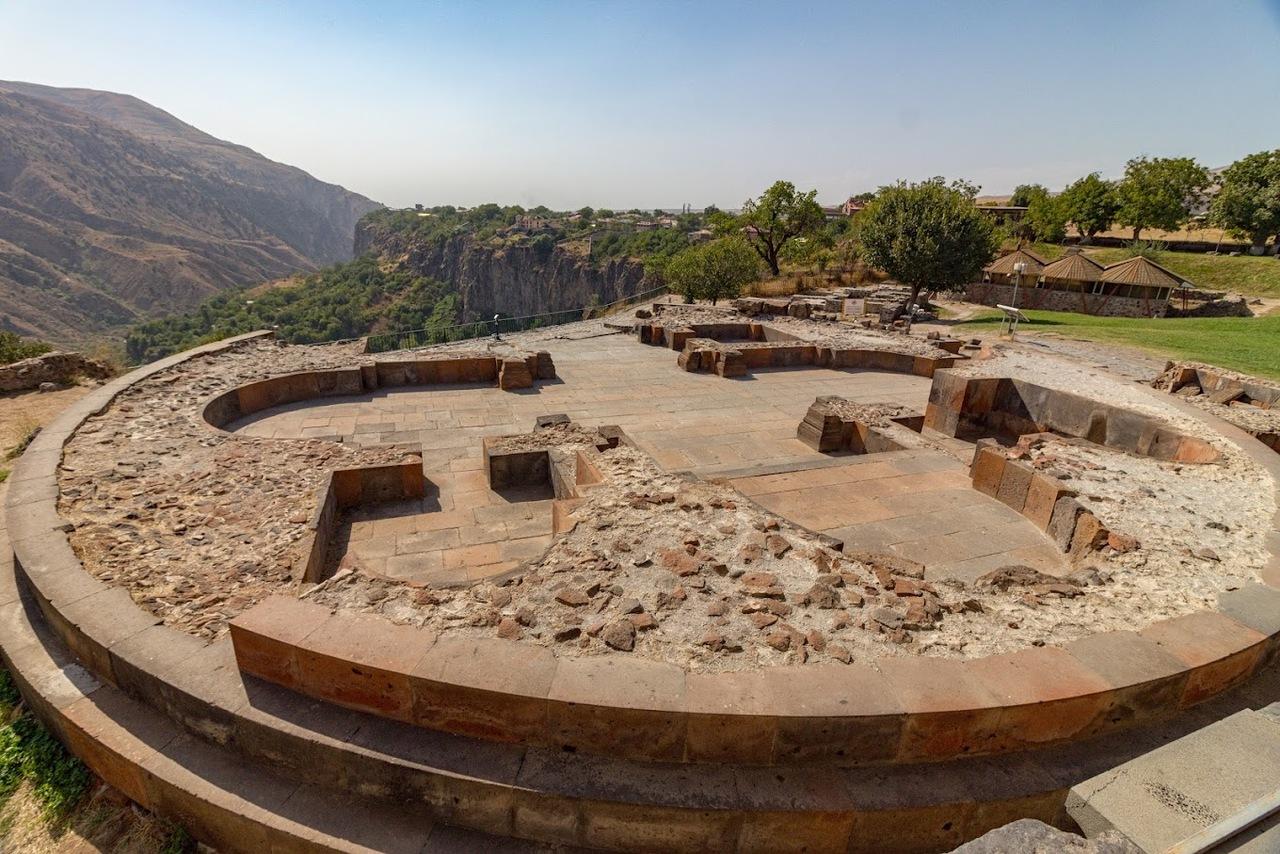 Day Tour Khor Virap, Garni, Geghard, Symphony & Charents Arch 2