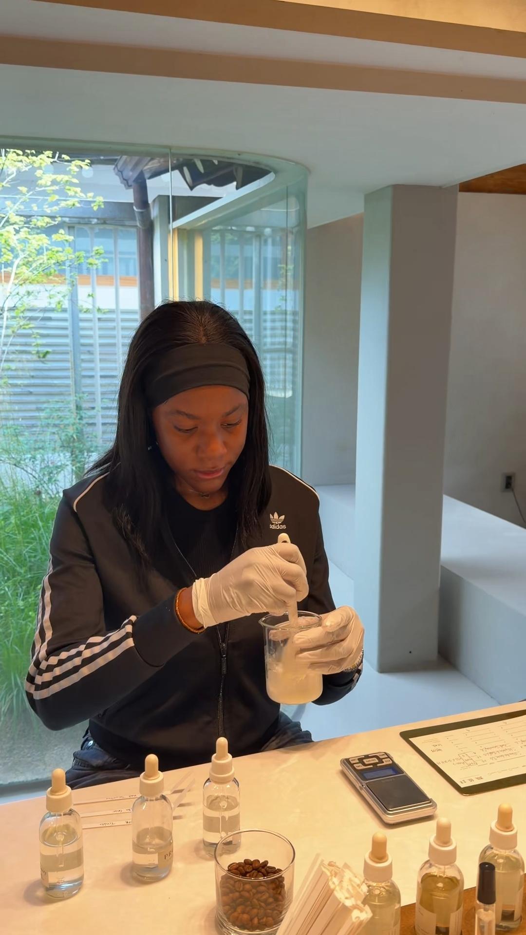 Create Your Own Perfumed Hand Cream in a Seoul Hanok 3