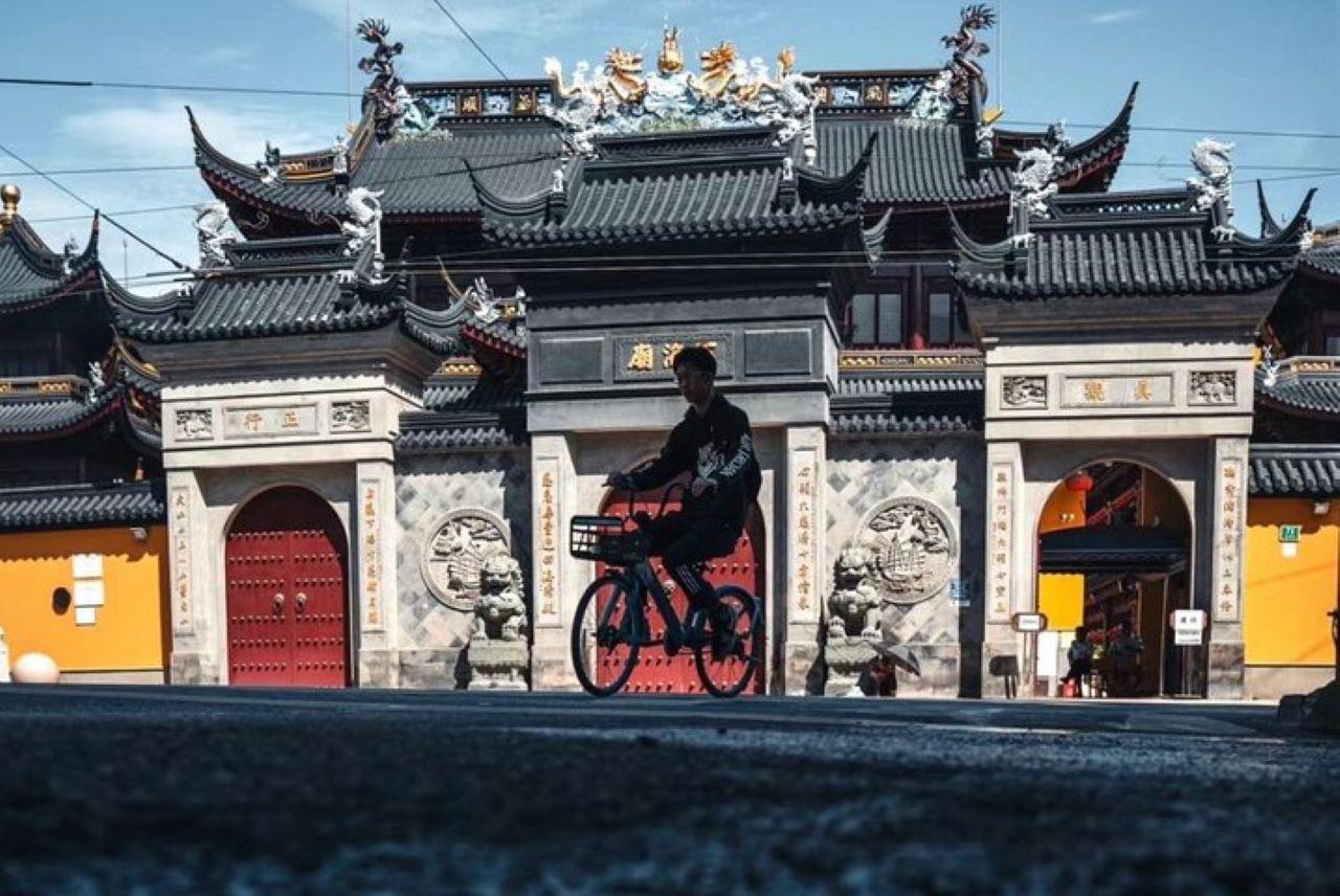 4-Hr Shanghai Tour: Food, Culture, Skyline, Cycling, Ferry 3