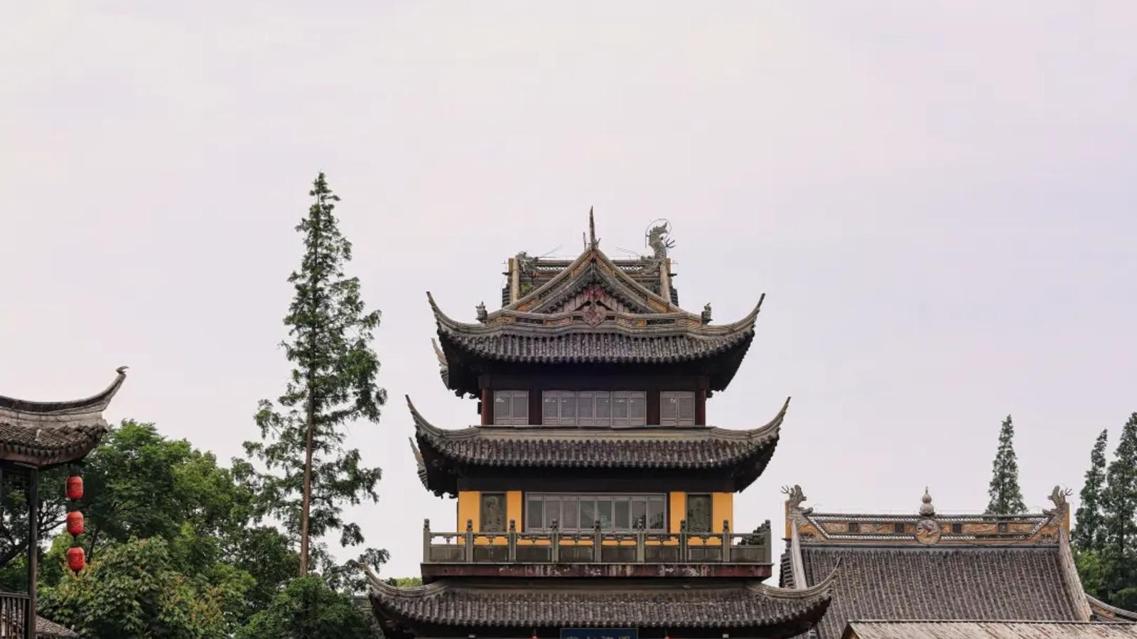 Zhujiajiao Water Town & Grand View Garden Private Tour 3