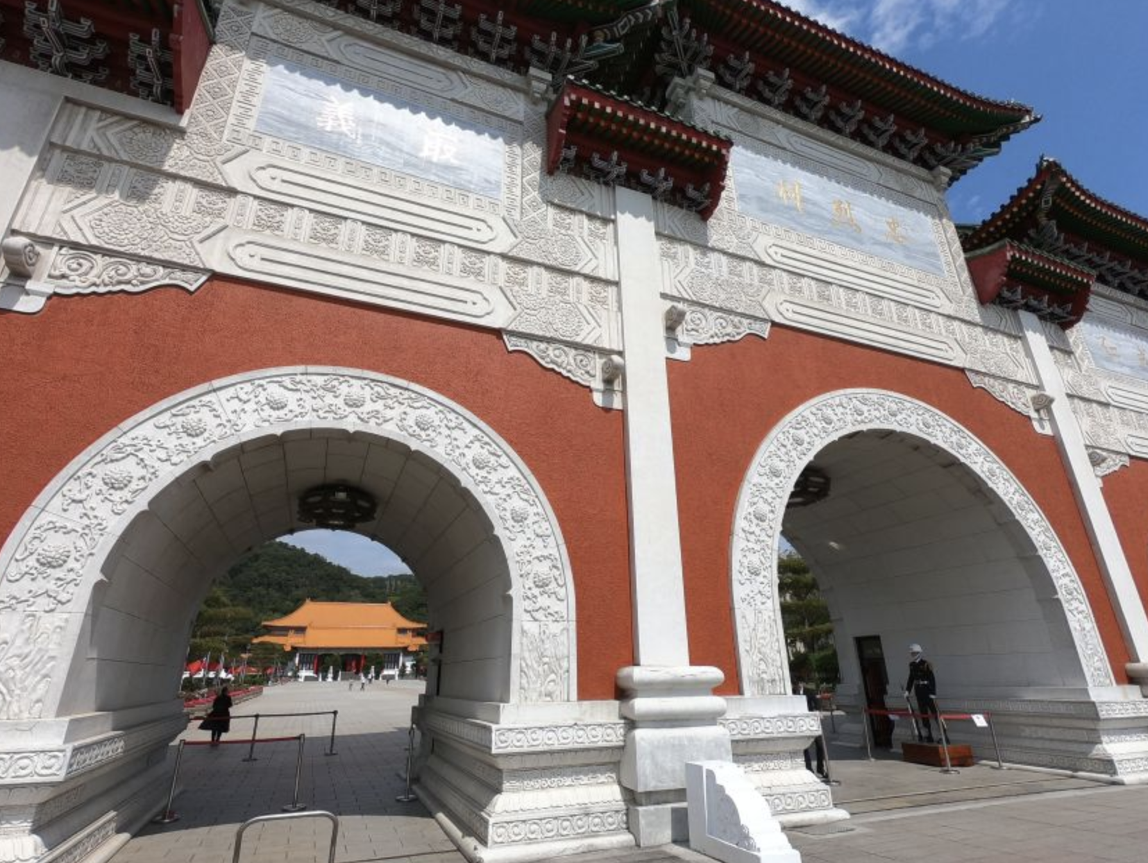 Taipei: City Highlights Private Sightseeing Tour with Guide 3