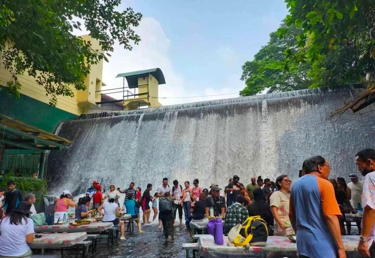 MANILA:Villa Escudero Waterfalls Restaurant- Private Car