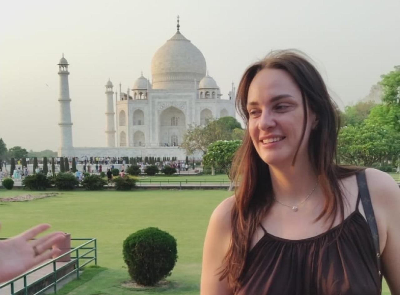 From Delhi: 2-Days Agra Tour with Taj Mahal & Fatehpur Sikri
