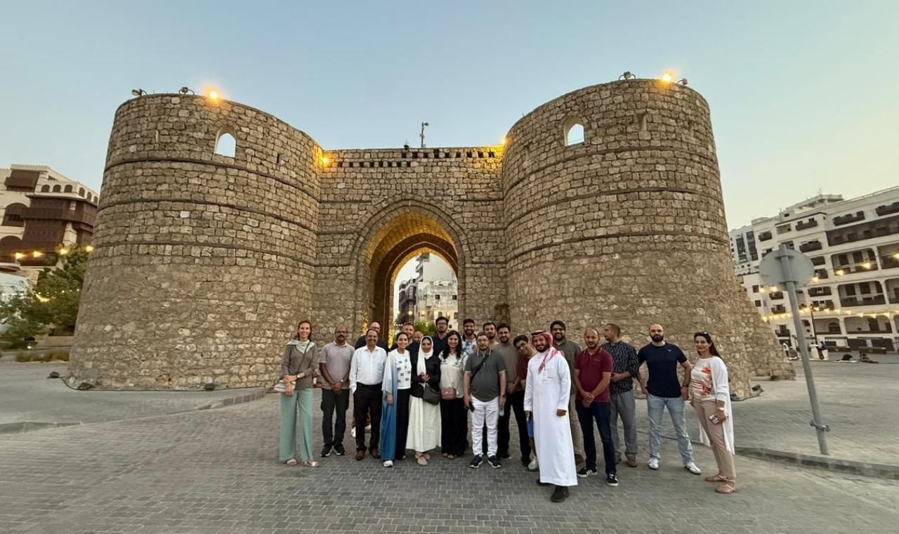 Jeddah: Full-Day History Tour Featuring Al-Balad & Sea Views