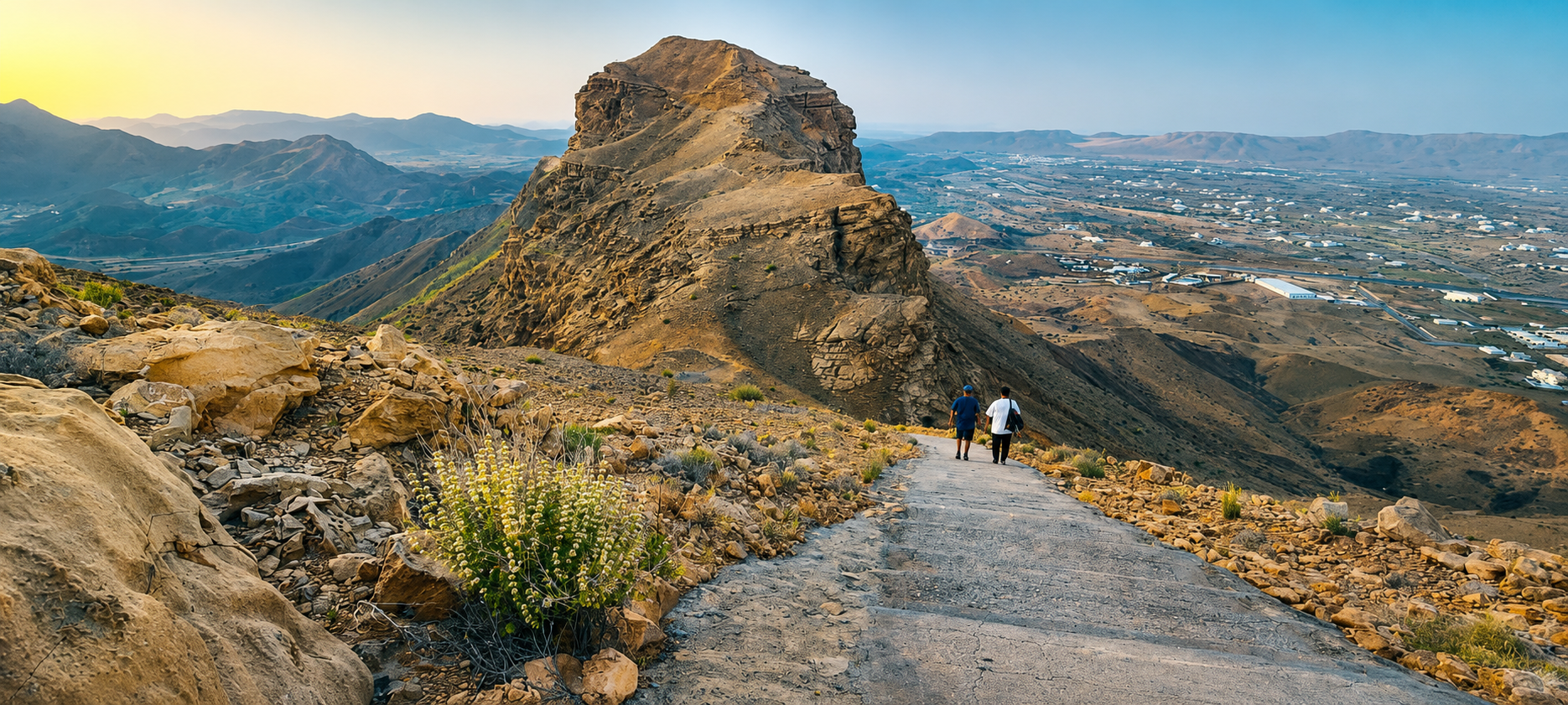 Muscat: Saal Walk Guided Hike with Sunset & City Views Tour 2