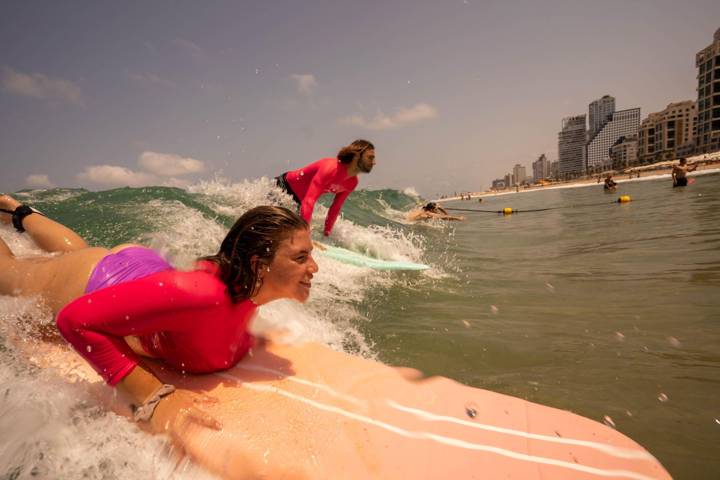 Tel Aviv: Professional Surfing Lessons at Beach Club TLV 2