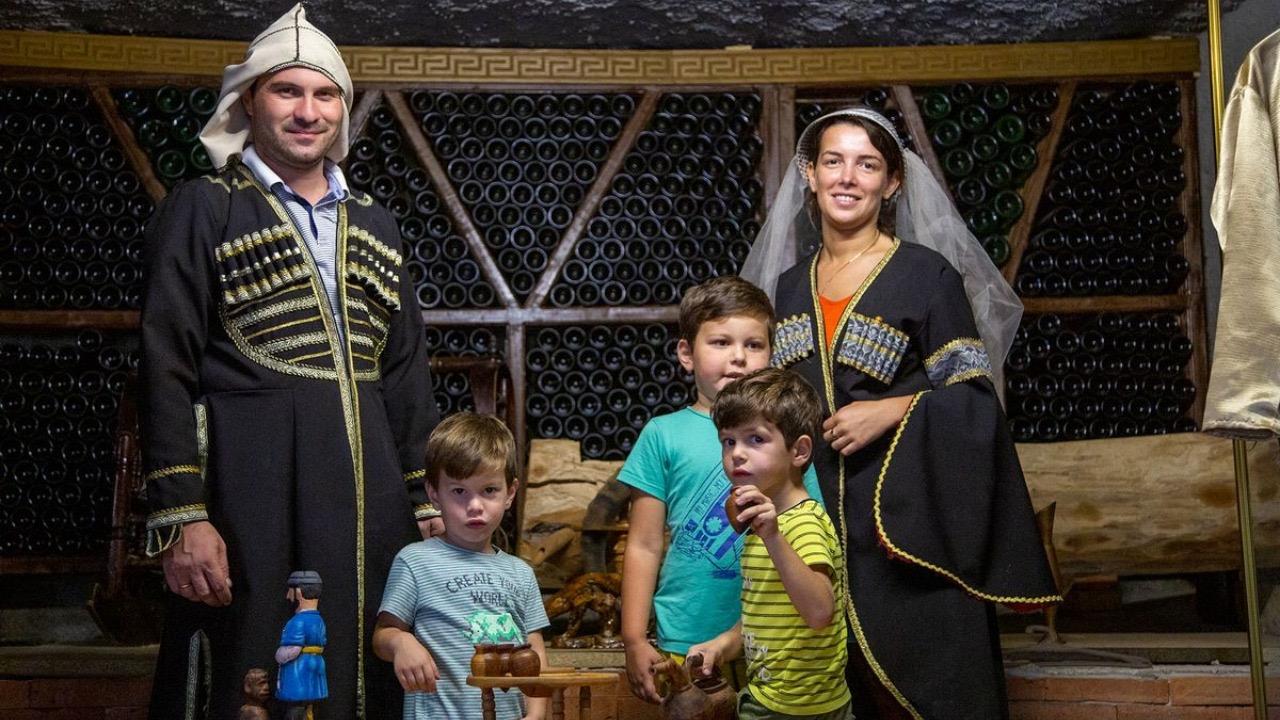 Authentic Georgian Rtveli in Kakheti from Tbilisi 3