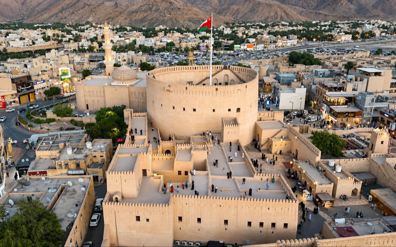Nizwa: Souq, Fort, Oman Across Ages Museum Day Trip