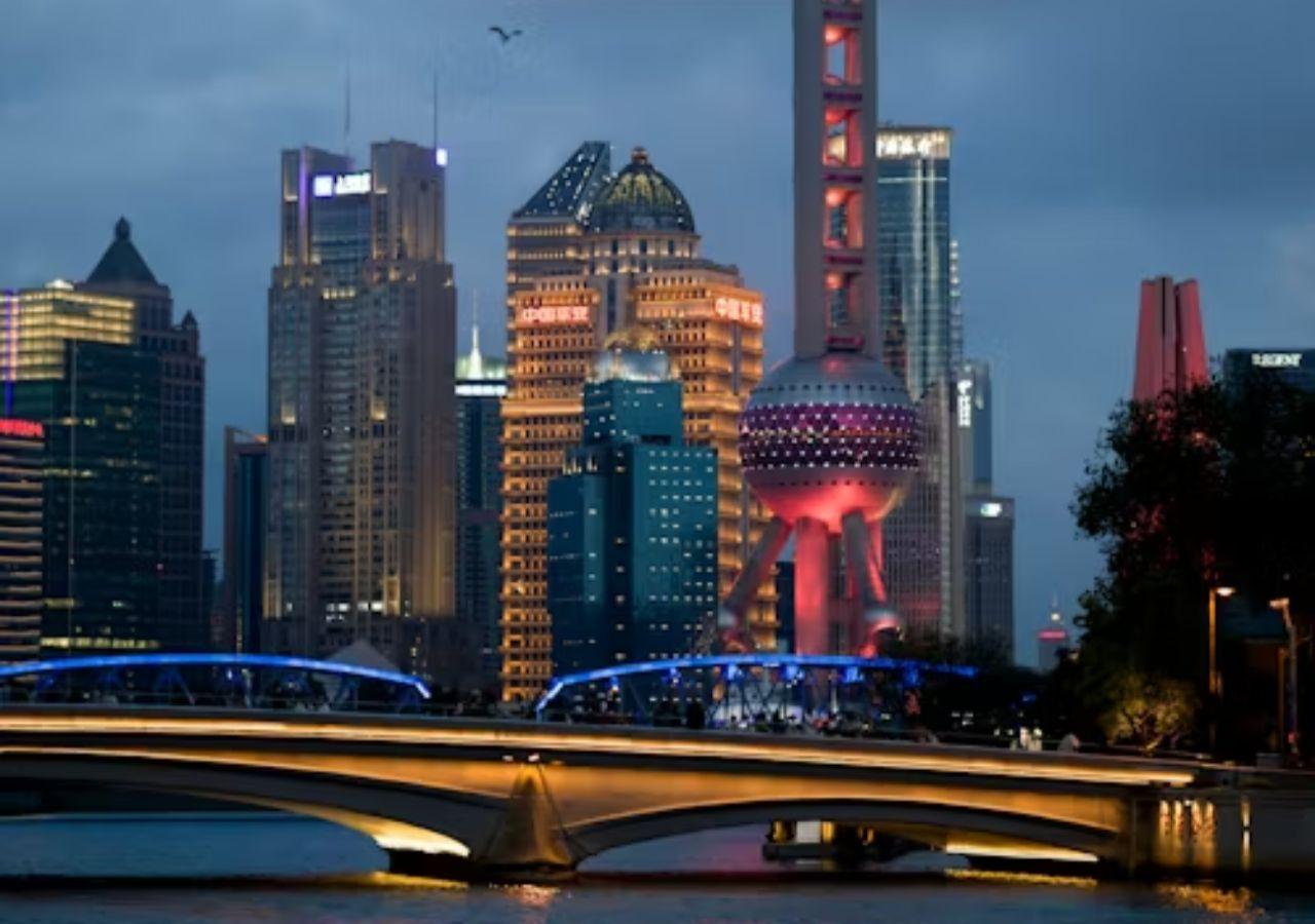 Shanghai: Private Bund & Old City Architecture Tour 2