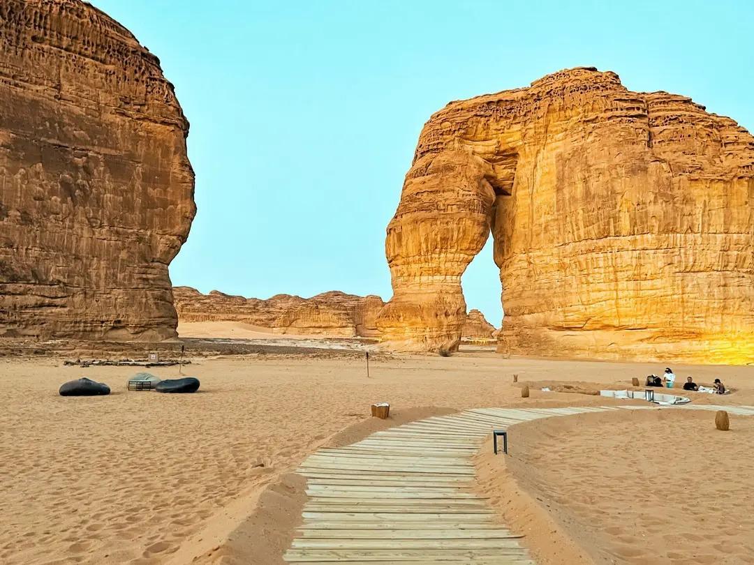 AlUla: Highlights Tour with Madinah Transfer 2