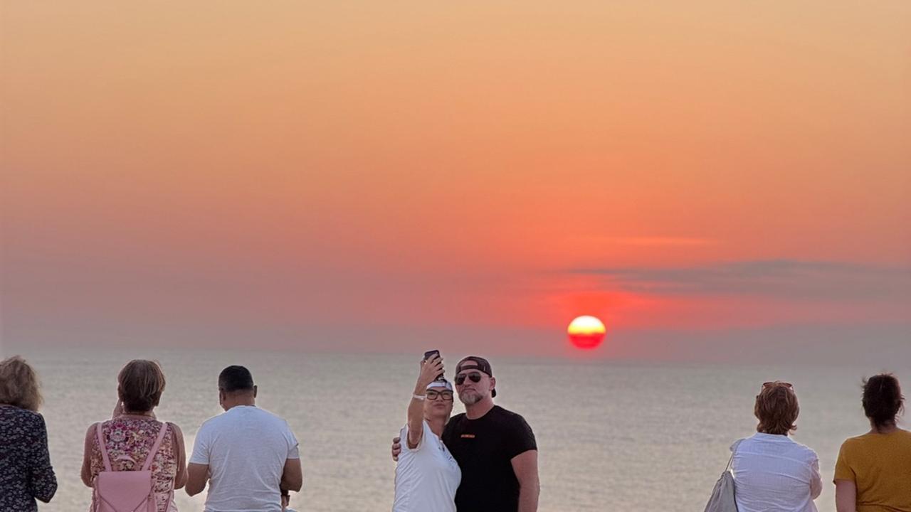 Salalah: Dhofar Mountains Sunset Tour with Coffee & Dates