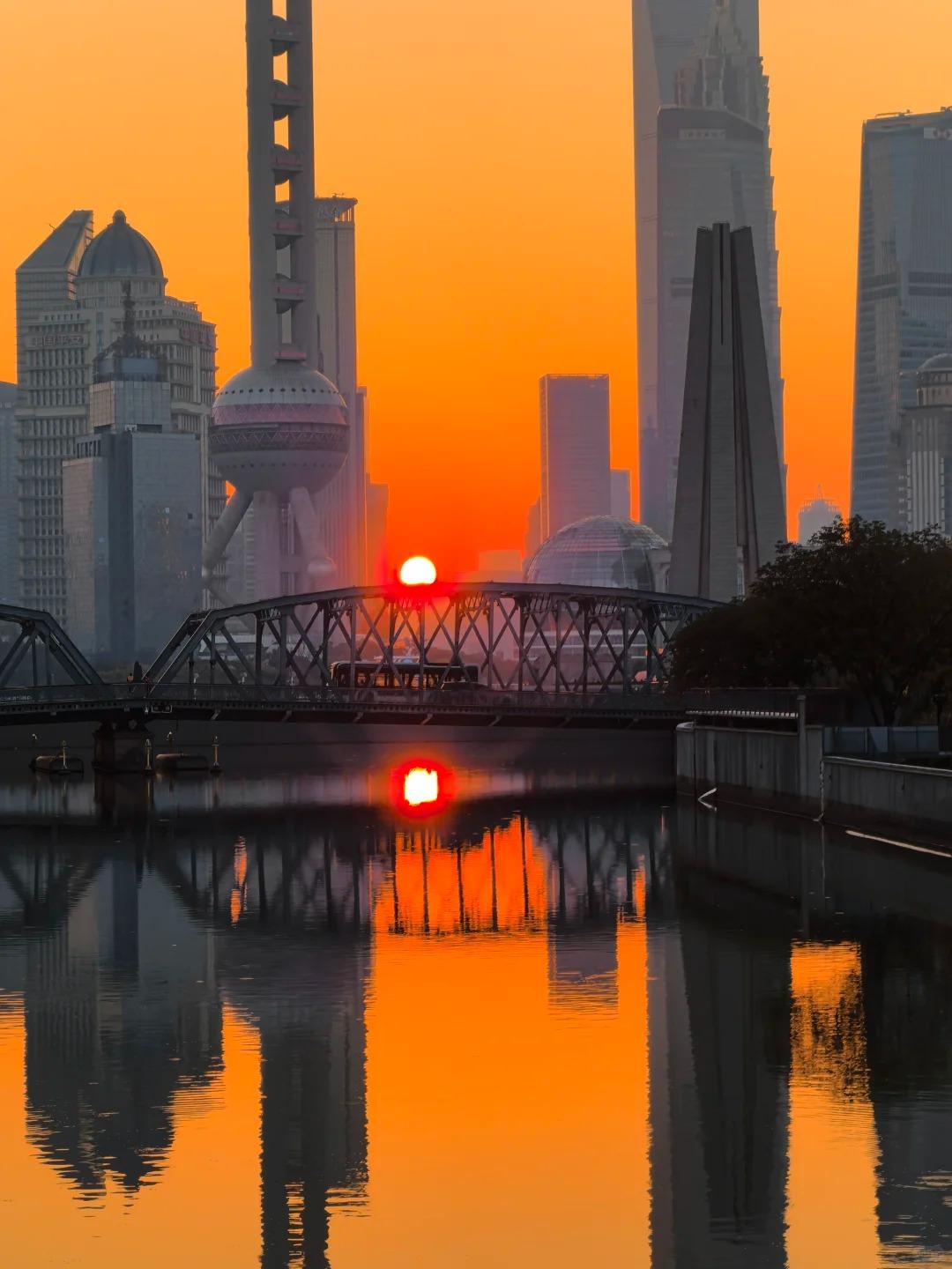 Shanghai First Night: Huangpu River Cruise with Hotel Pickup 3
