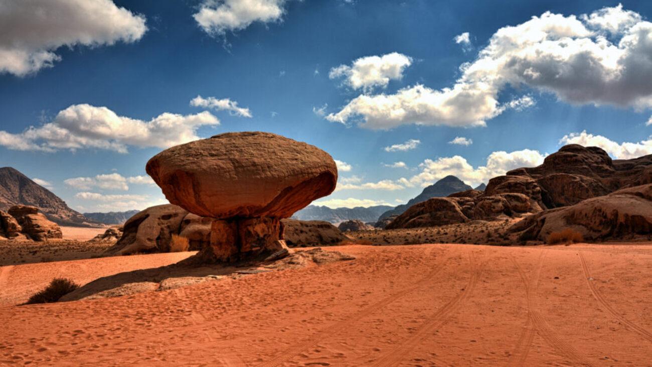 Wadi Rum: Half-day 4x4 Tour with Sandboarding and Canyons 3