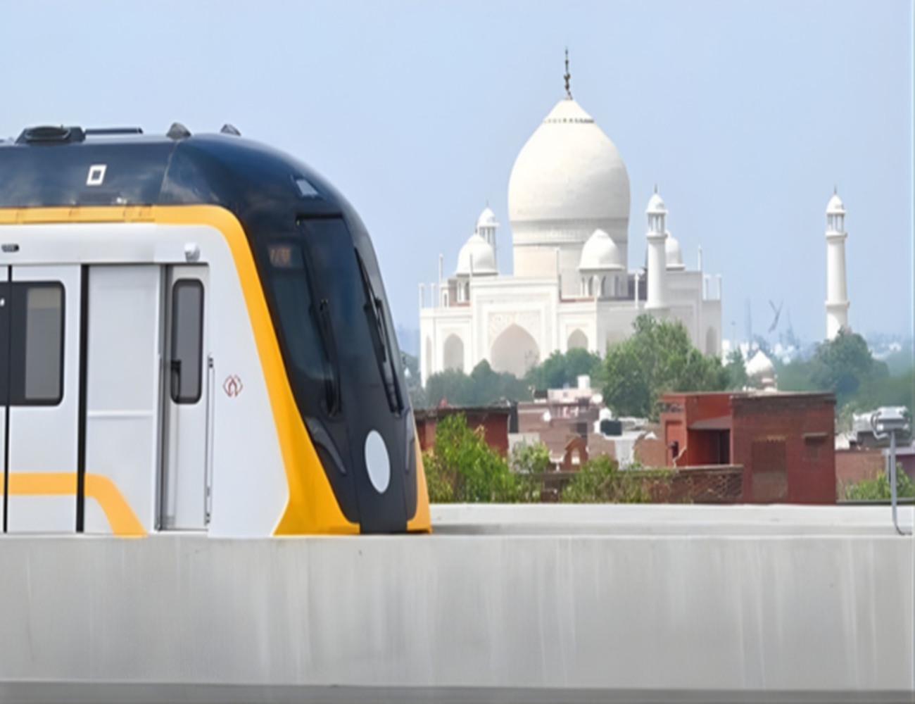 From Delhi: Taj mahal & Agra Fort Tour With Metro Experience